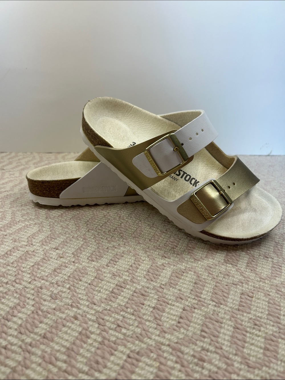 Birkenstock Is Woman Two-Stripe Sandals in White and Gold - Picture 2 of 3